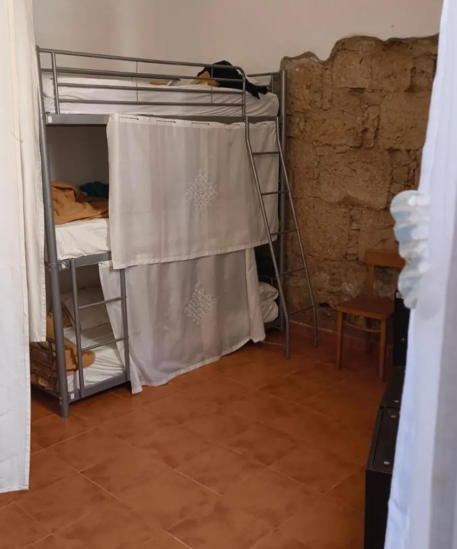 אל מדאנו Ashavana Nest Hostel אל מדאנו