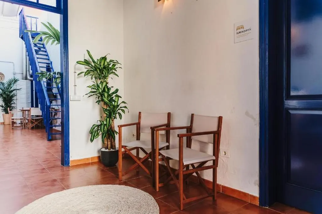 אל מדאנו Ashavana Nest Hostel  אל מדאנו