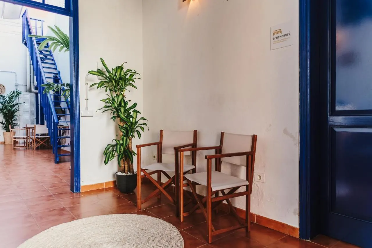 אל מדאנו Ashavana Nest Hostel  אל מדאנו